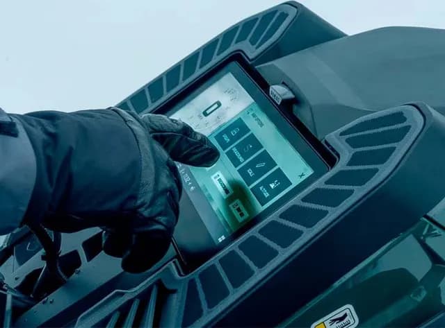 Опциональный дисплей BRP с GPS и Group Ride: отслеживайте маршрут и друзей