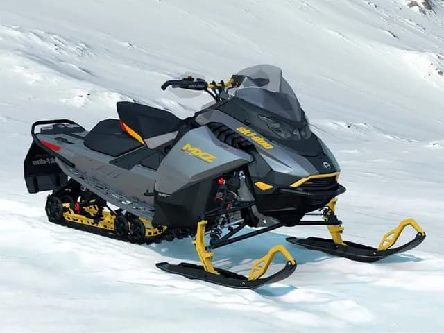 Ski-Doo MXZ Adrenaline Blizzard 2026 — агрессивный характер на трассе с основой REV Gen5 Trail